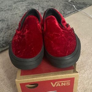 Womens 7.5 Red velvet Vans